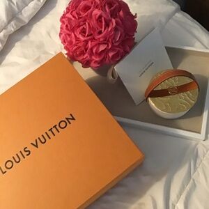 Louis Vuitton Perfume Candle Gold and Brown. absolutely gorgeous